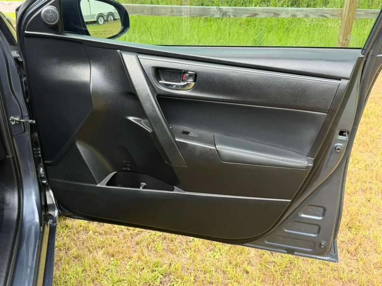 Toyota Corolla XLE CVT 2018