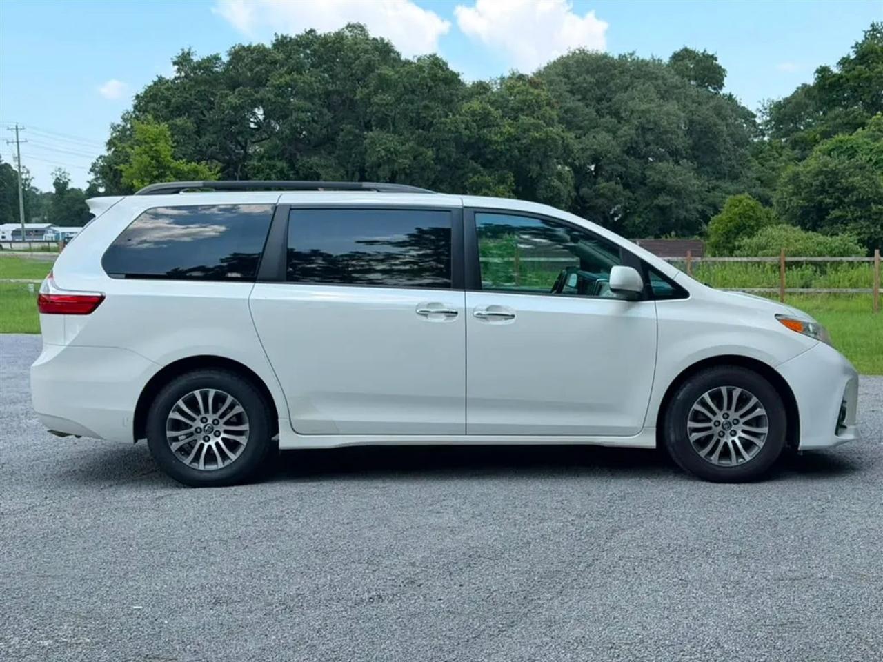 Toyota Sienna Limited Premium 7-Passenger 2018