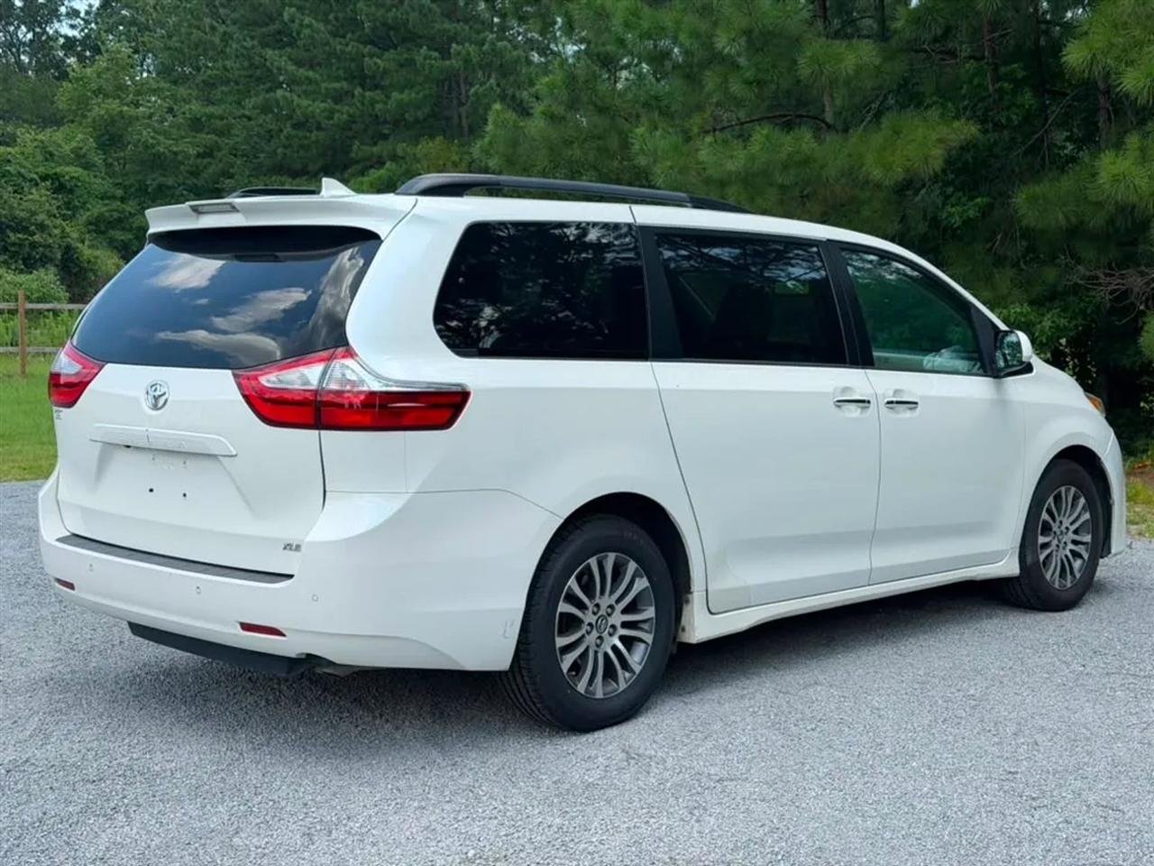Toyota Sienna Limited Premium 7-Passenger 2018