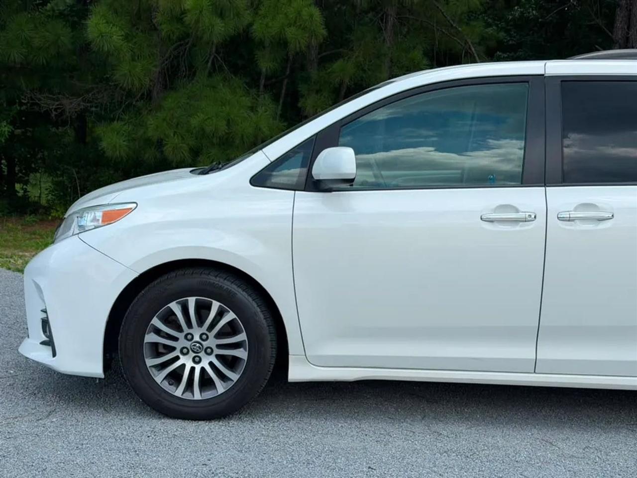 Toyota Sienna Limited Premium 7-Passenger 2018