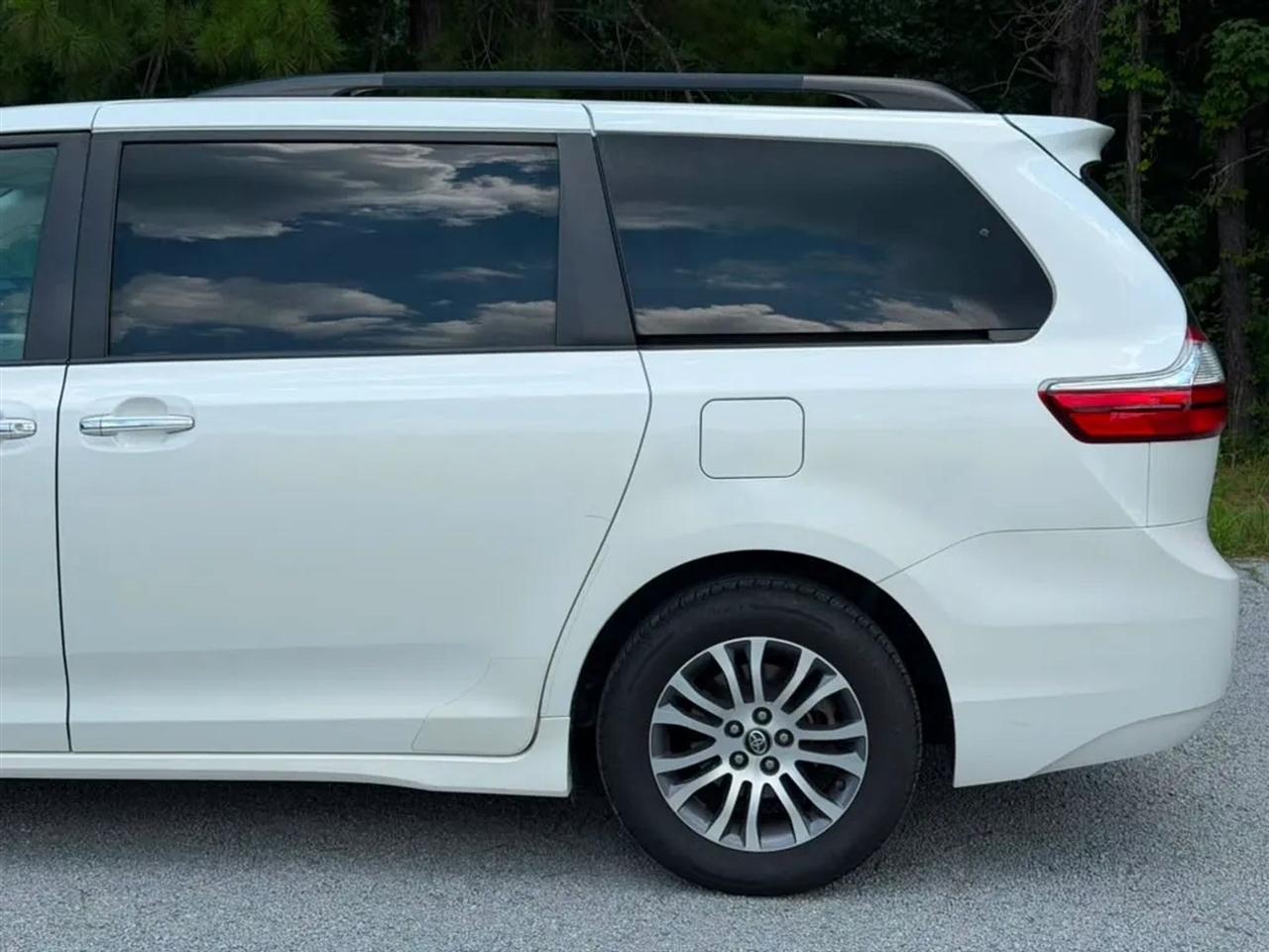 Toyota Sienna Limited Premium 7-Passenger 2018