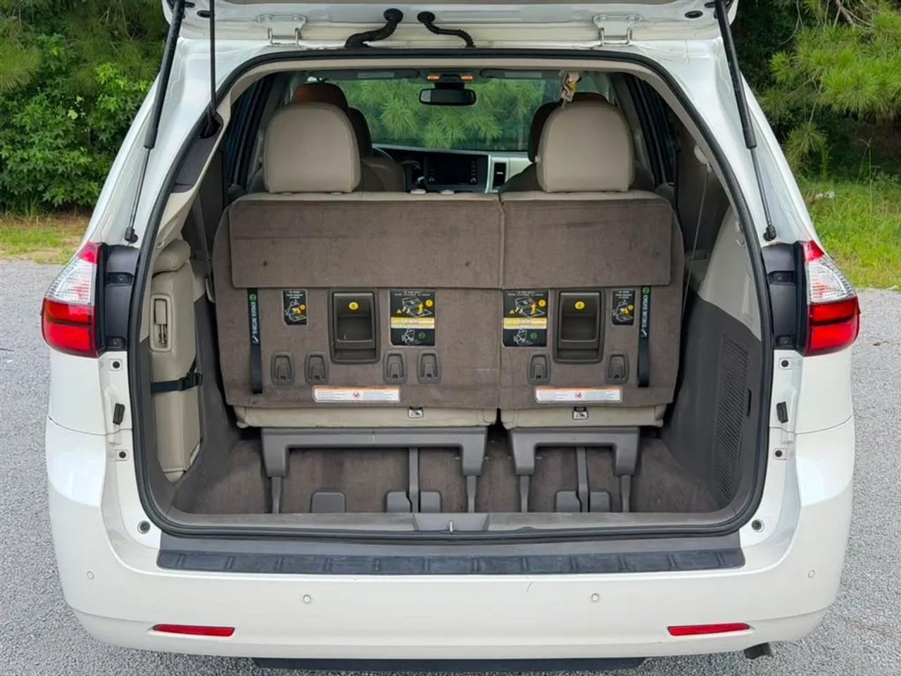 Toyota Sienna Limited Premium 7-Passenger 2018