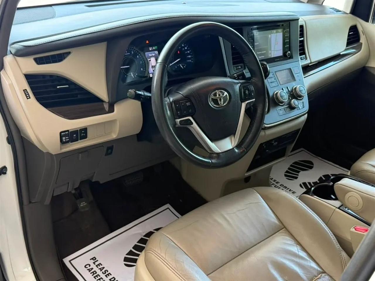 Toyota Sienna Limited Premium 7-Passenger 2018