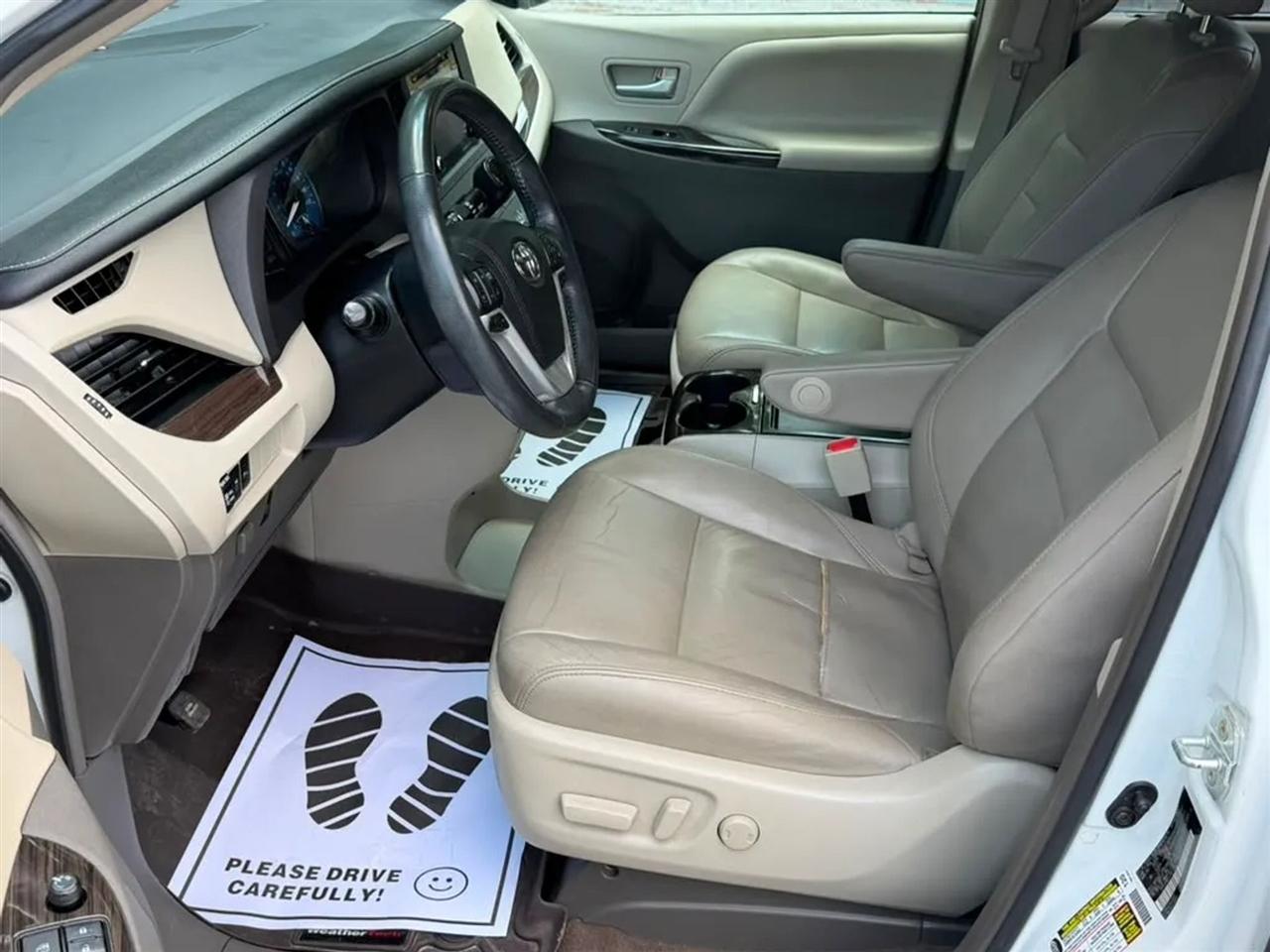 Toyota Sienna Limited Premium 7-Passenger 2018