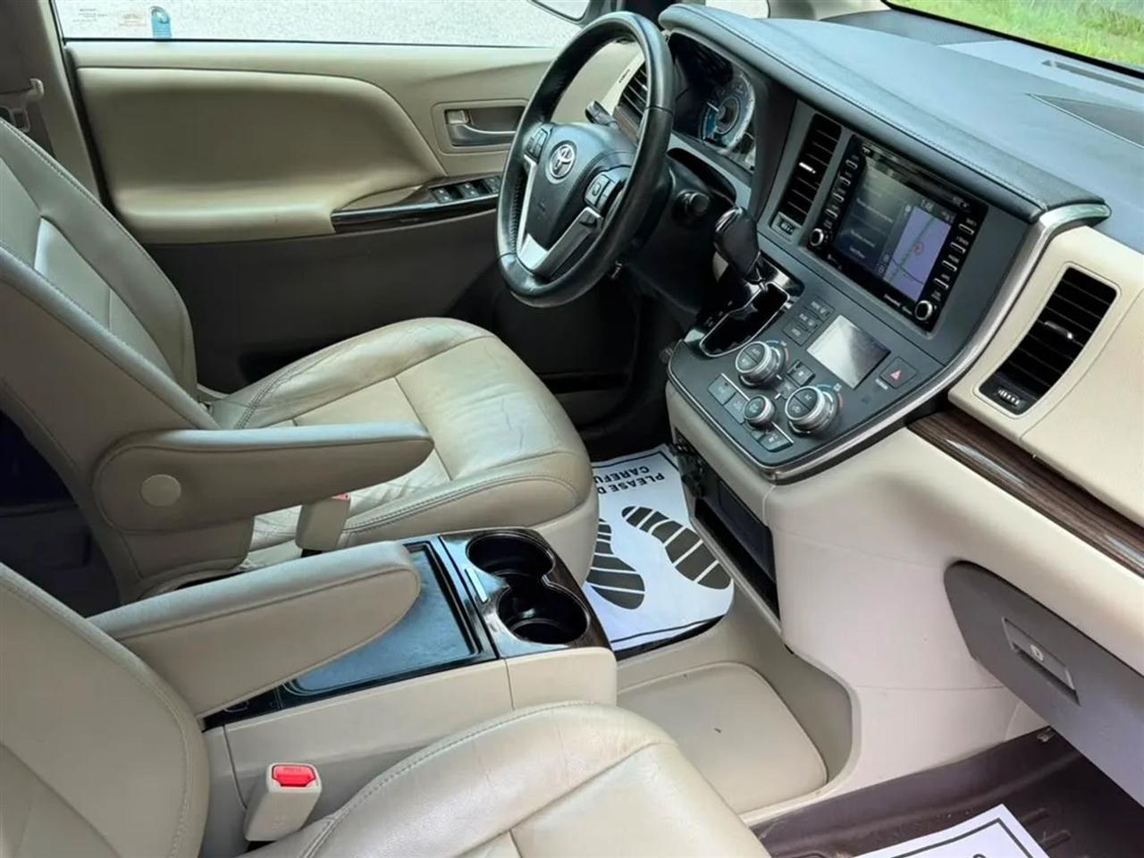 Toyota Sienna Limited Premium 7-Passenger 2018