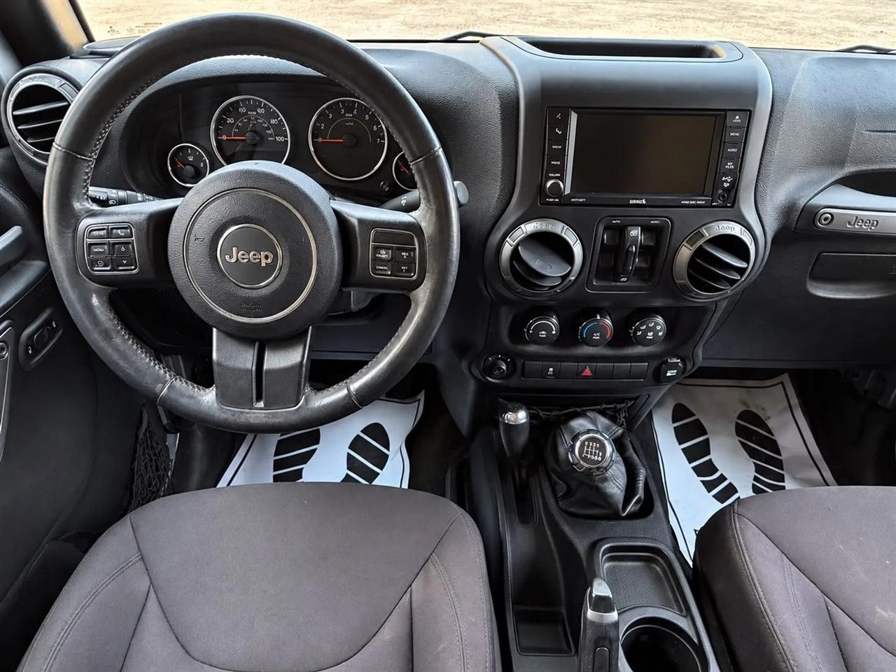 Jeep Wrangler Unlimited Sport 4WD 2015