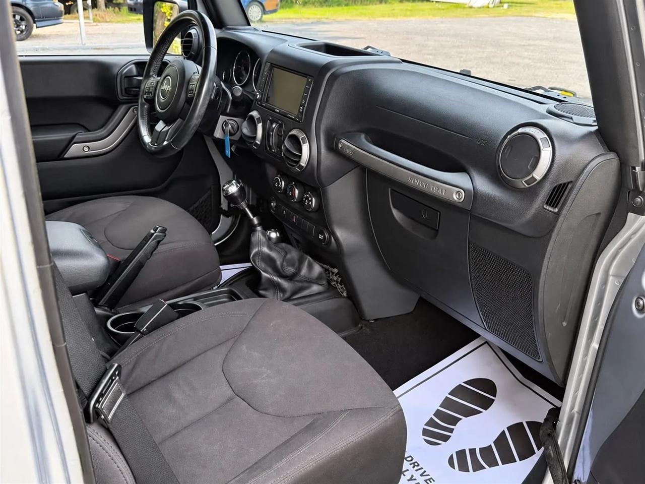 Jeep Wrangler Unlimited Sport 4WD 2015