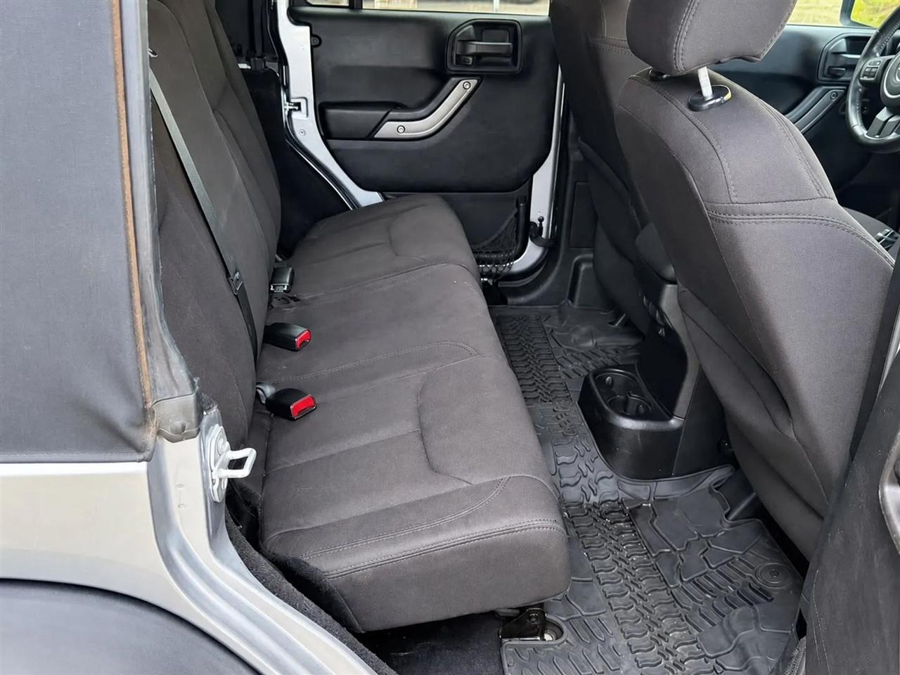 Jeep Wrangler Unlimited Sport 4WD 2015