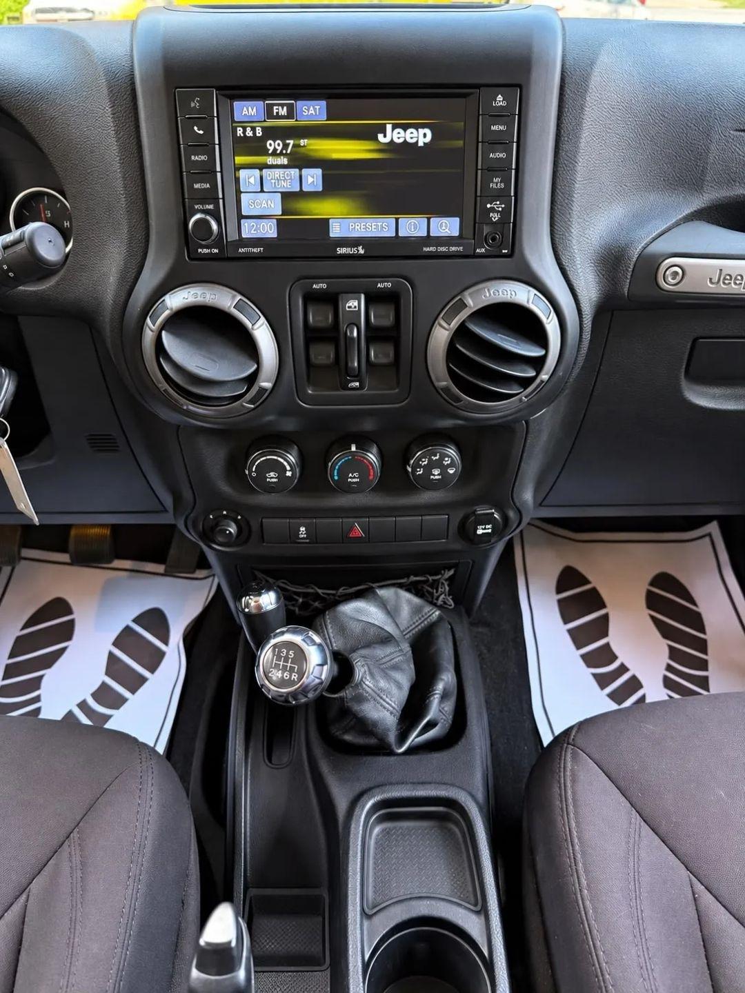 Jeep Wrangler Unlimited Sport 4WD 2015
