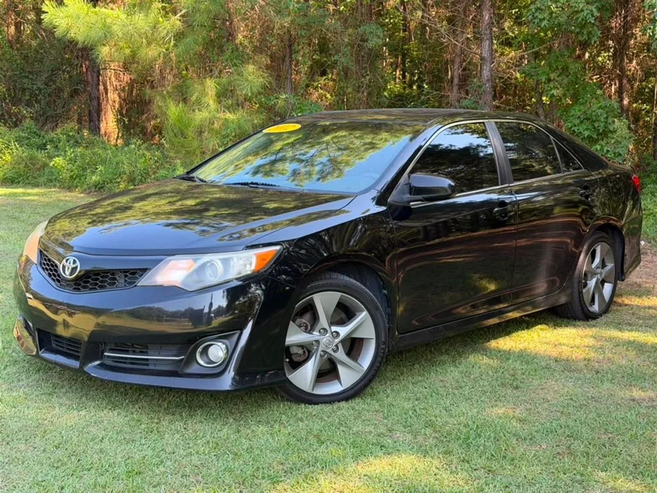 Toyota Camry SE V6 2012