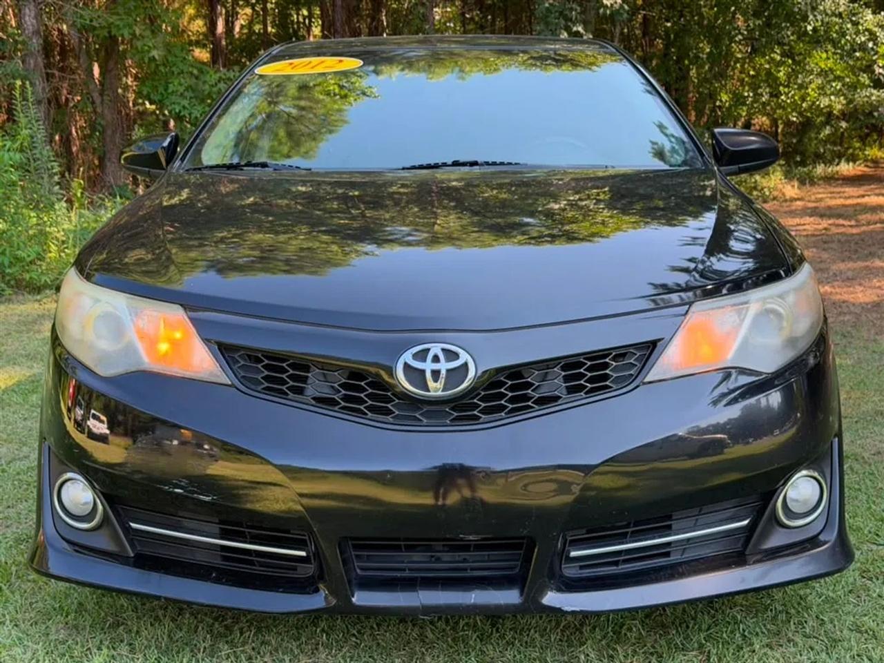 Toyota Camry SE V6 2012