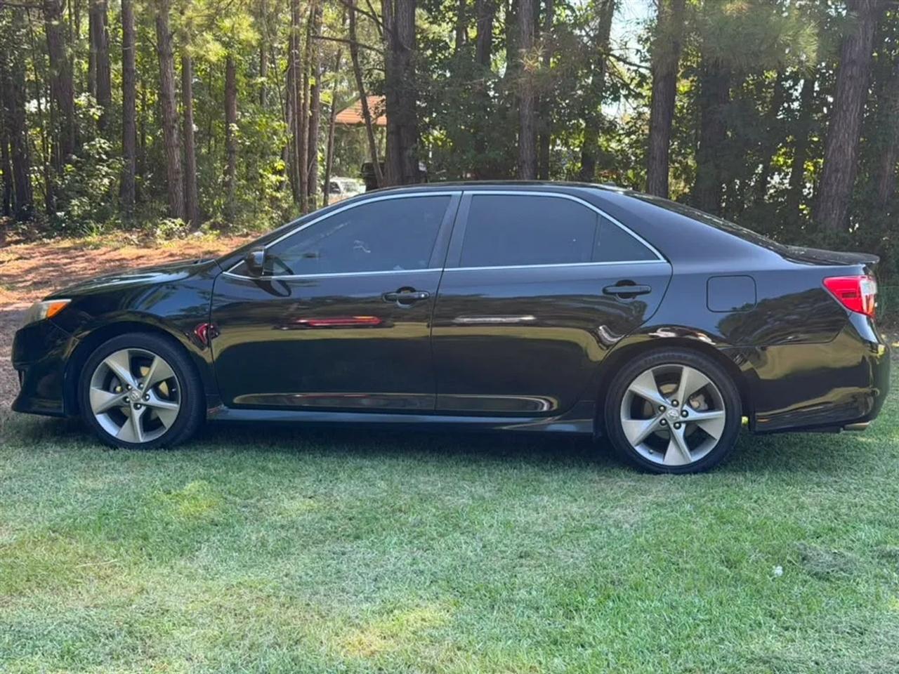 Toyota Camry SE V6 2012