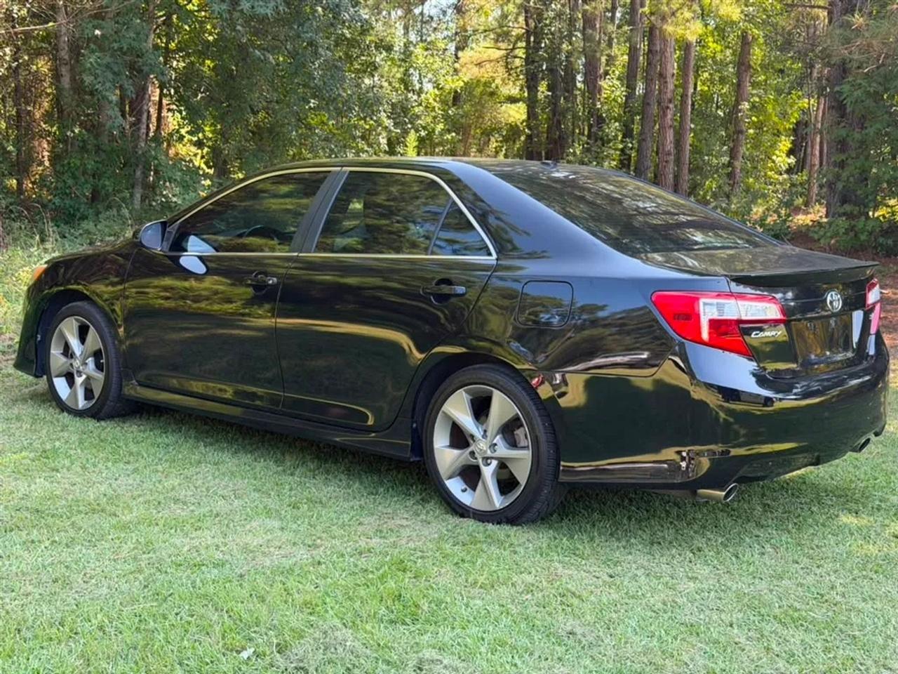 Toyota Camry SE V6 2012