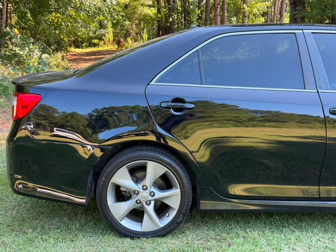 Toyota Camry SE V6 2012