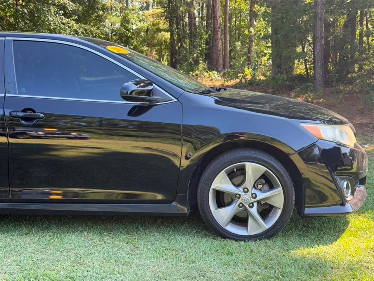 Toyota Camry SE V6 2012