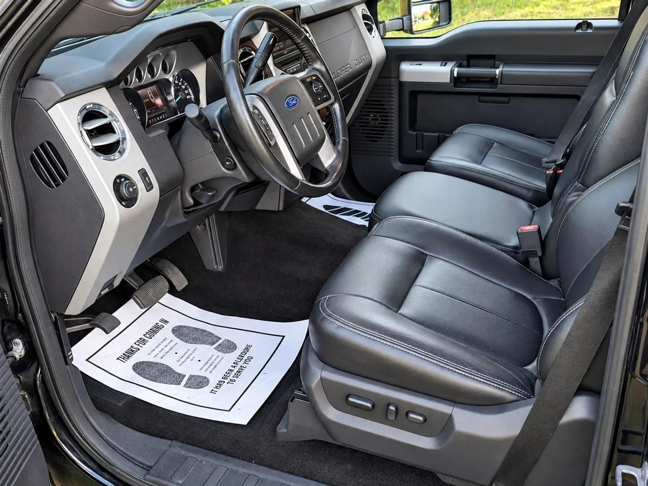 Ford F-350 SD Lariat Crew Cab 4WD 2013