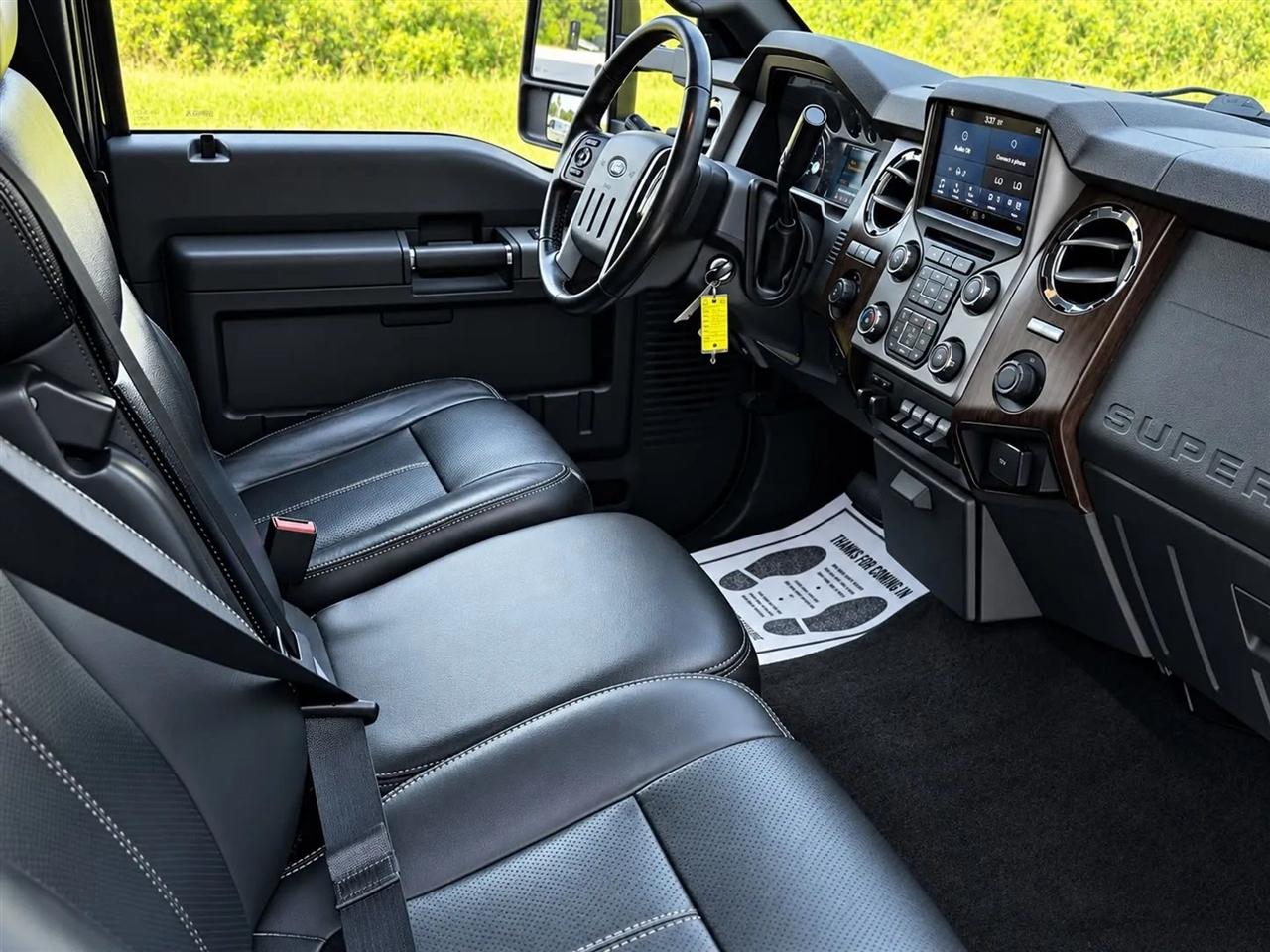 Ford F-350 SD Lariat Crew Cab 4WD 2013