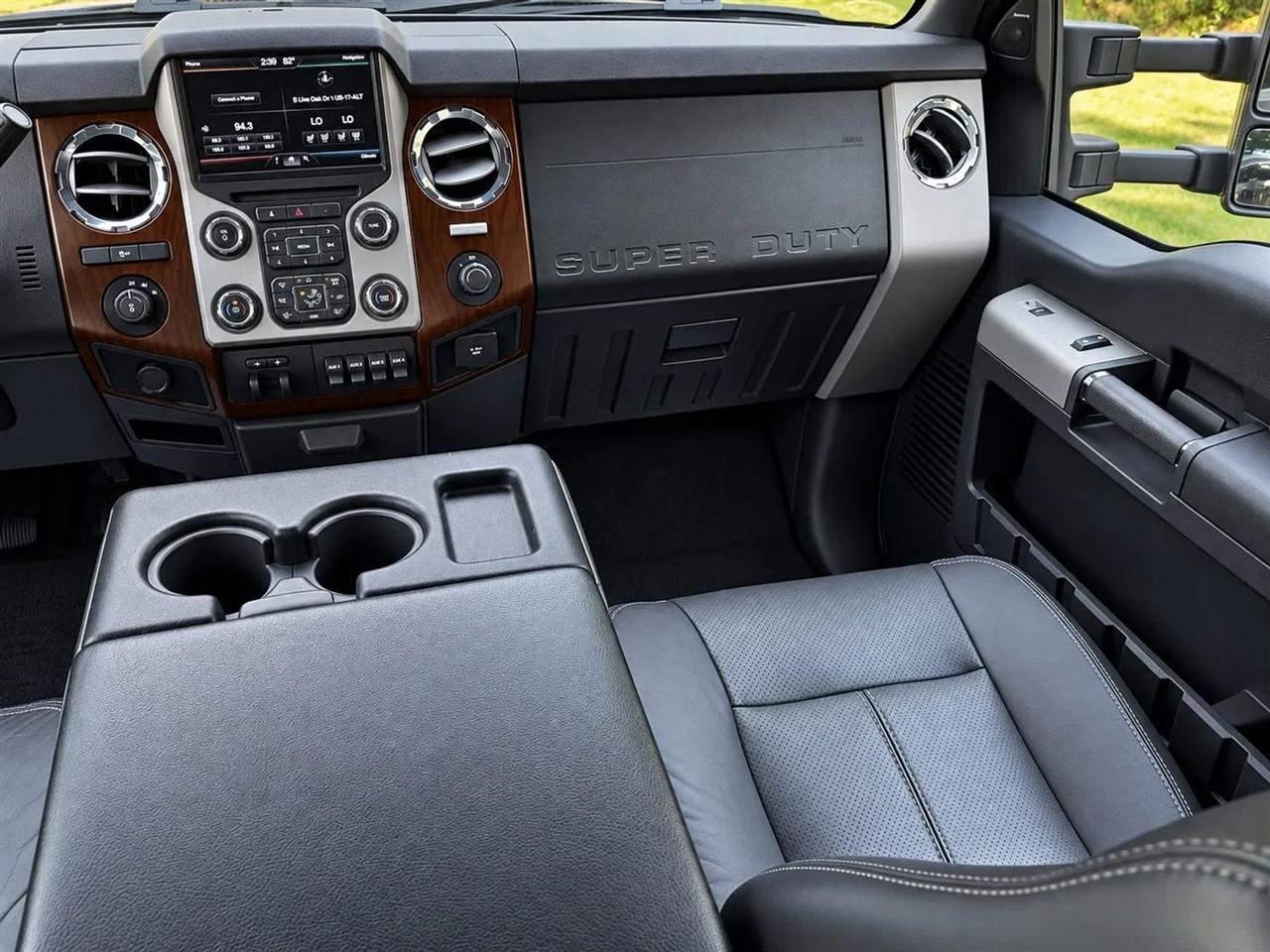 Ford F-350 SD Lariat Crew Cab 4WD 2013