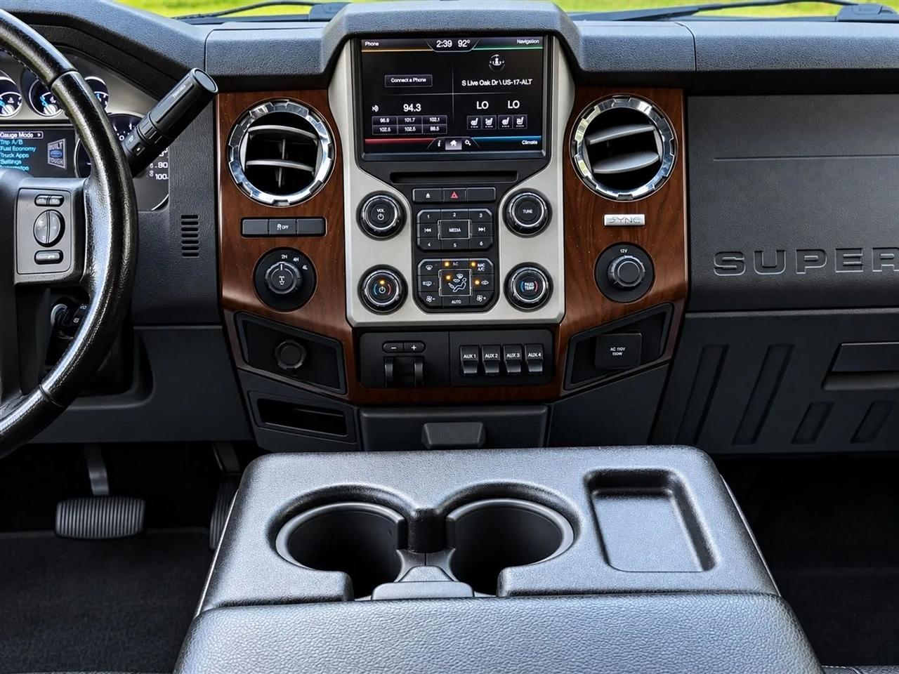 Ford F-350 SD Lariat Crew Cab 4WD 2013