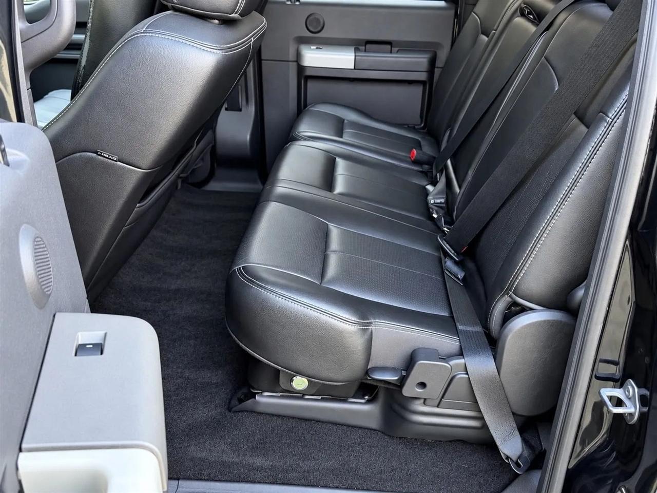 Ford F-350 SD Lariat Crew Cab 4WD 2013