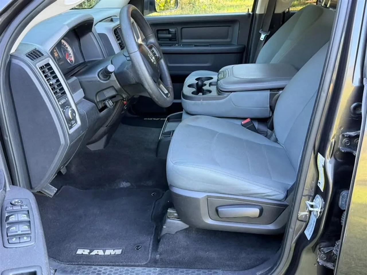 RAM 1500 Tradesman Crew Cab SWB 4WD 2017