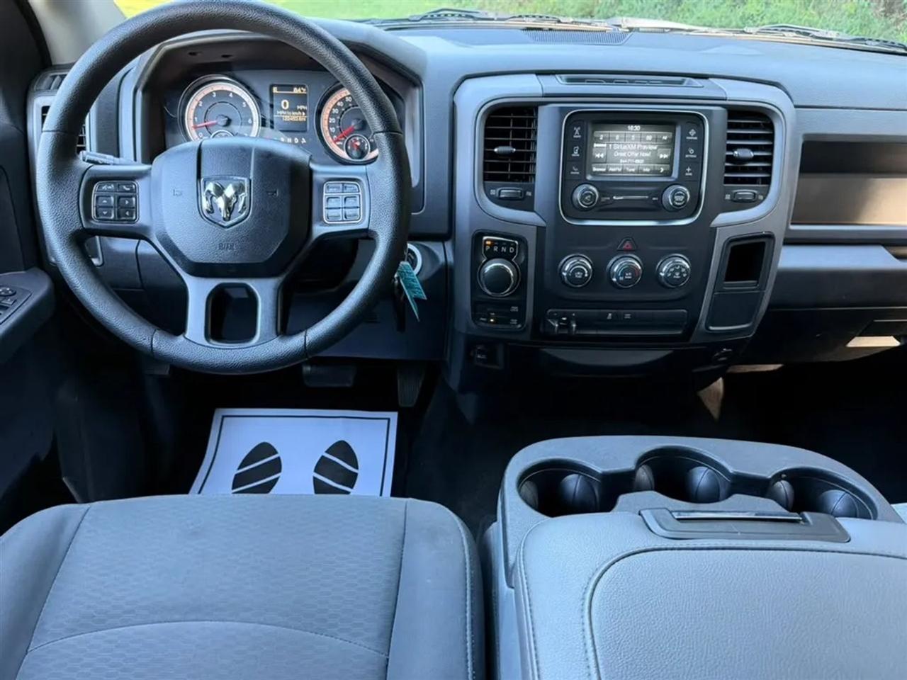 RAM 1500 Tradesman Crew Cab SWB 4WD 2017