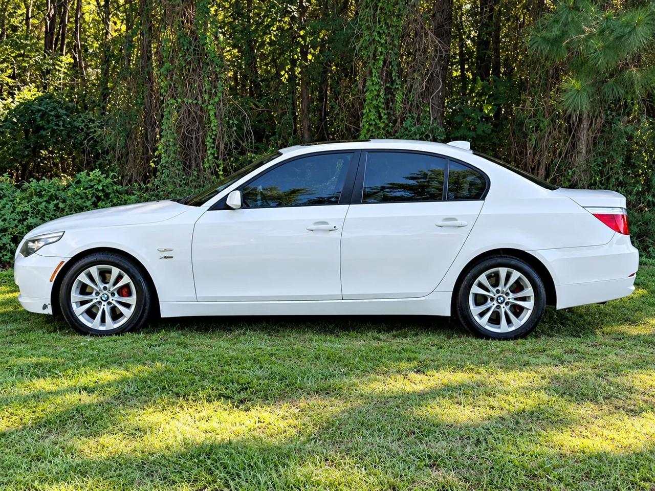 BMW 5-Series 535xi 2009