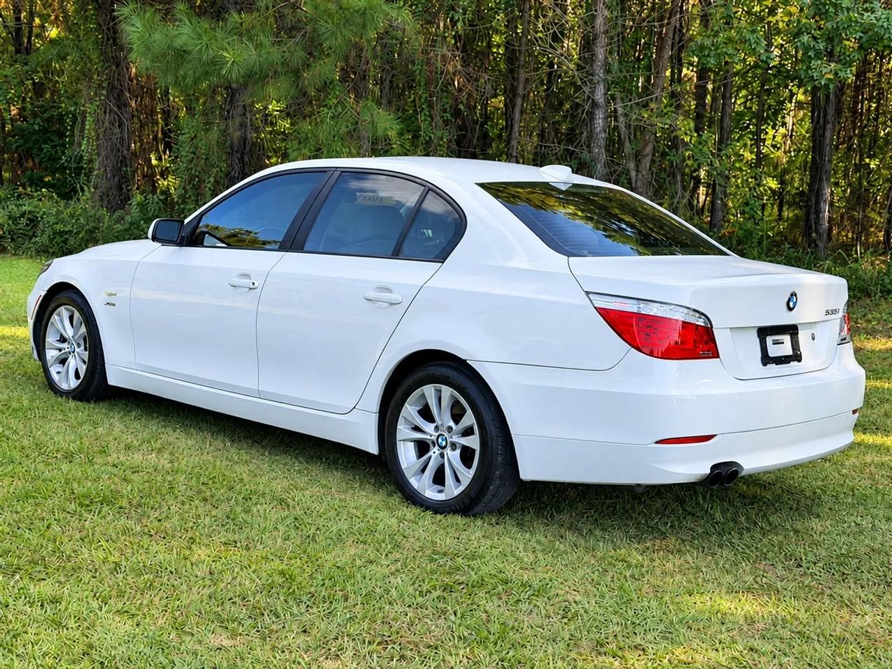 BMW 5-Series 535xi 2009