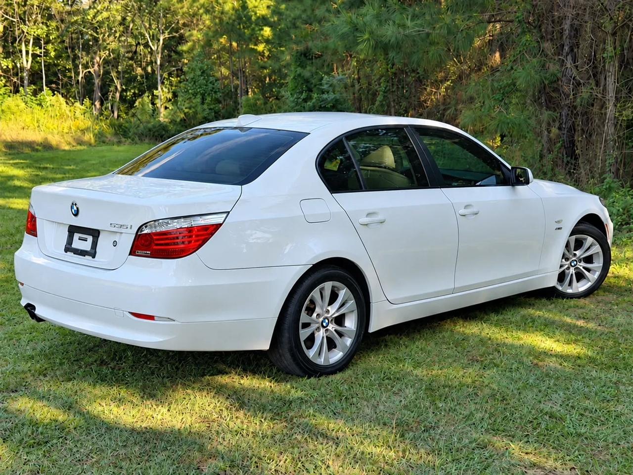 BMW 5-Series 535xi 2009