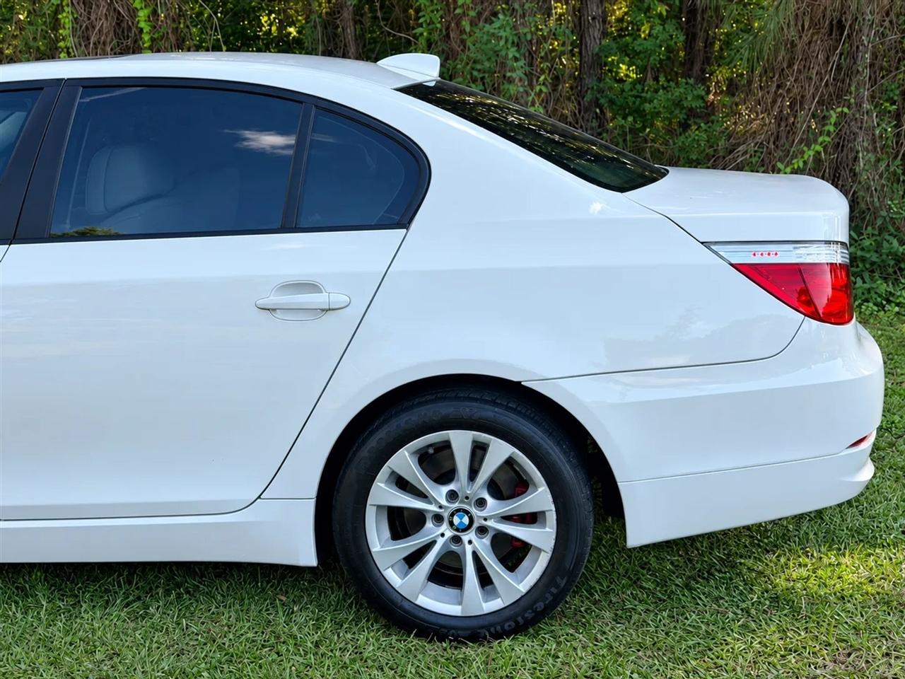 BMW 5-Series 535xi 2009