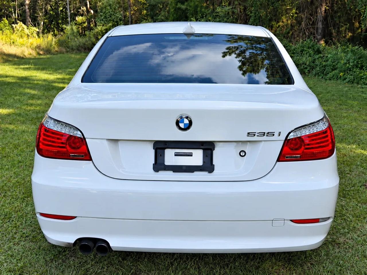 BMW 5-Series 535xi 2009
