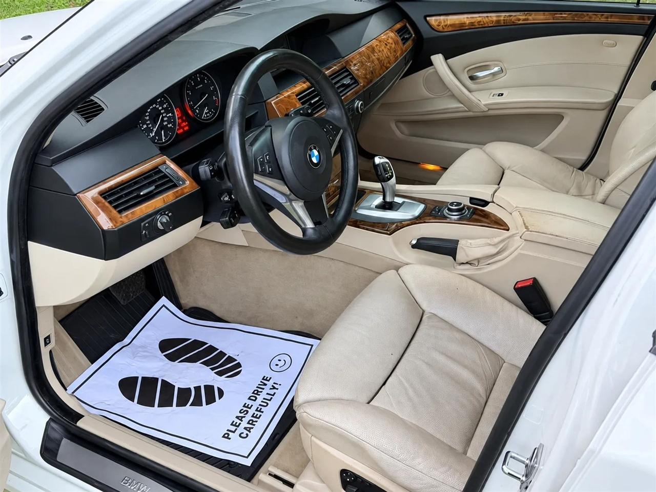 BMW 5-Series 535xi 2009