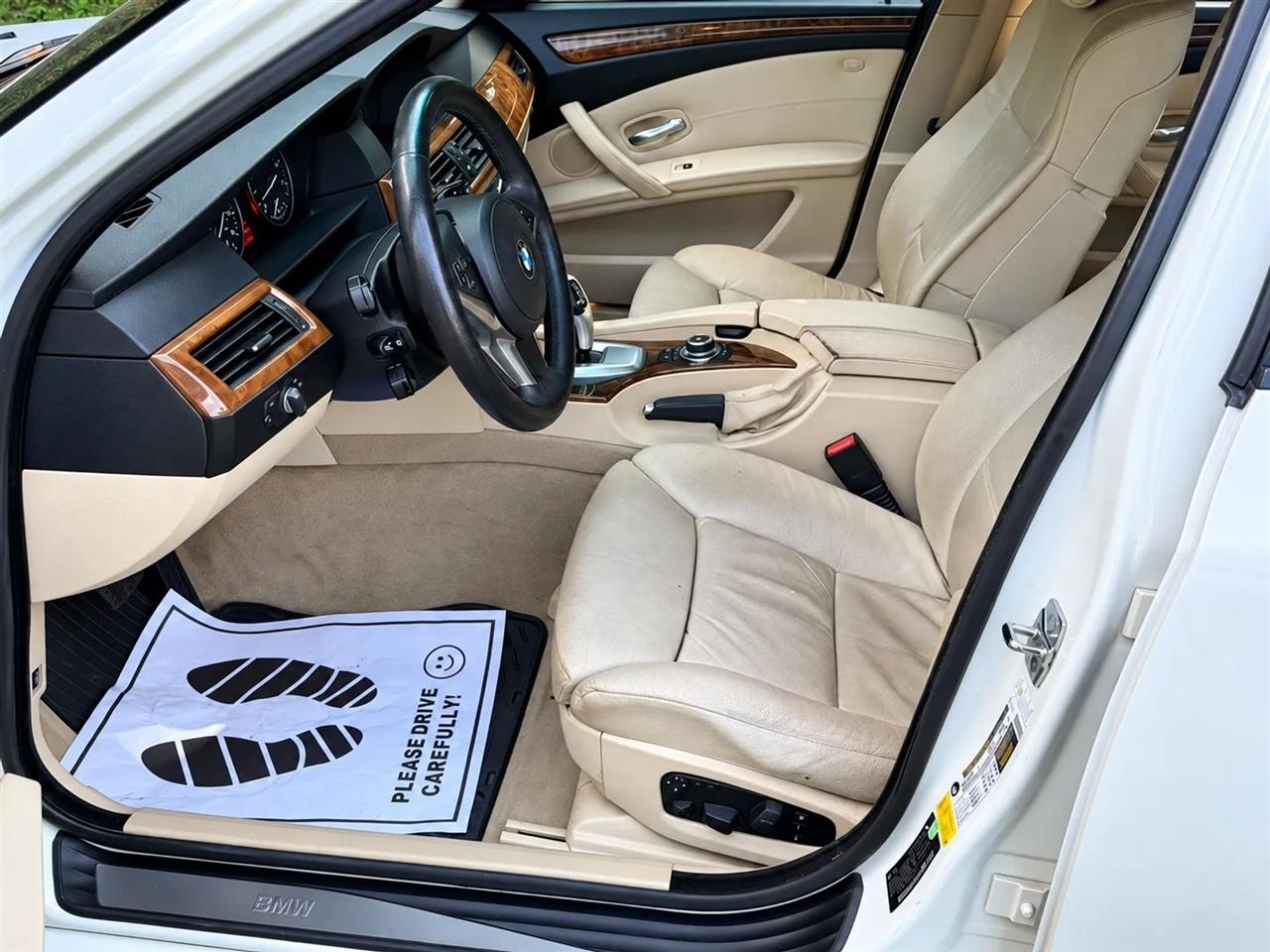 BMW 5-Series 535xi 2009