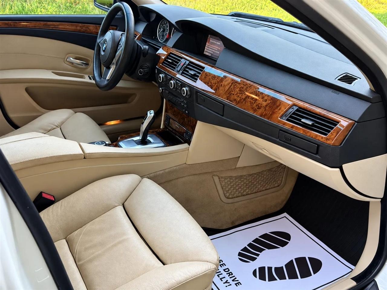 BMW 5-Series 535xi 2009
