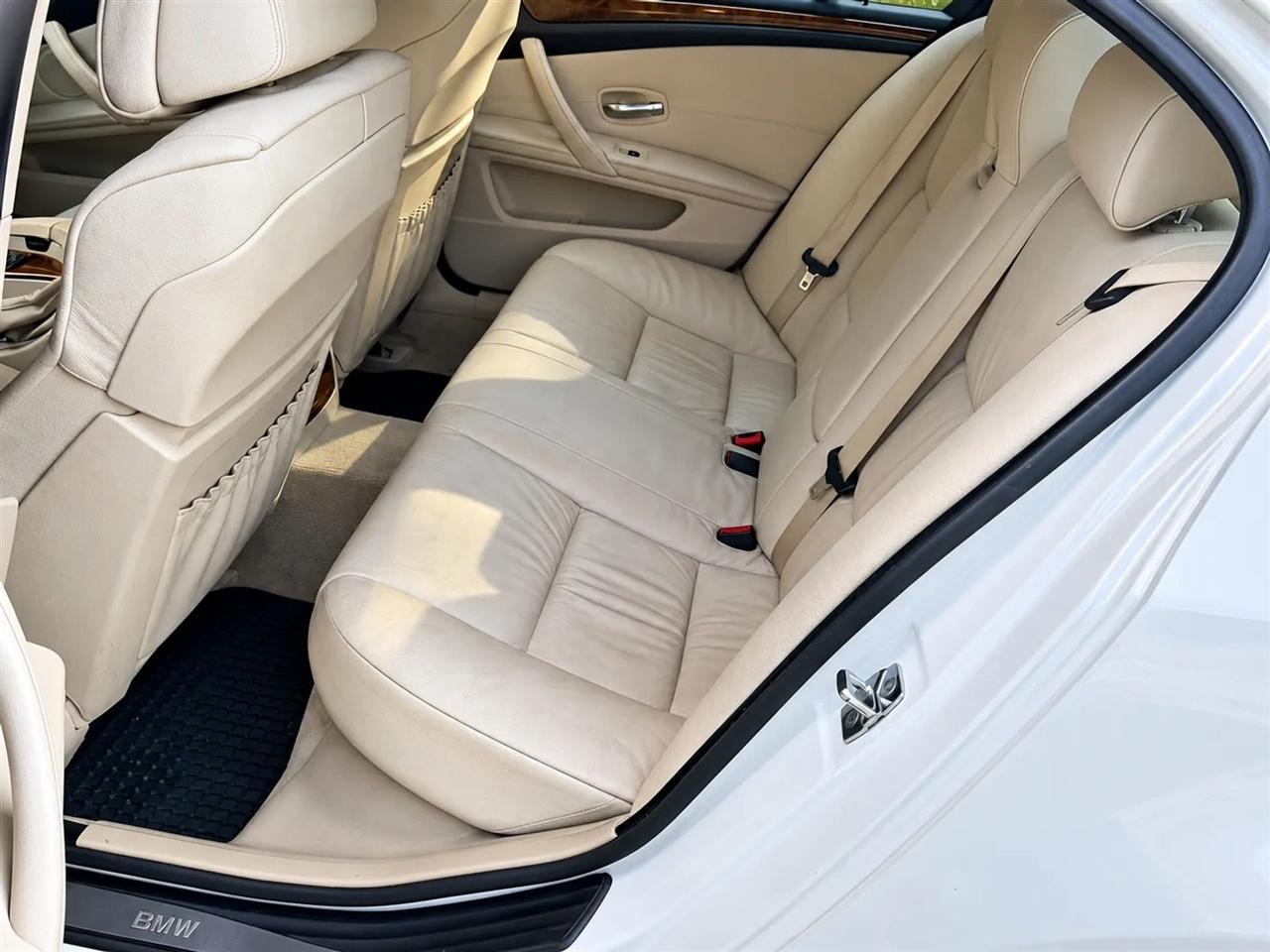 BMW 5-Series 535xi 2009