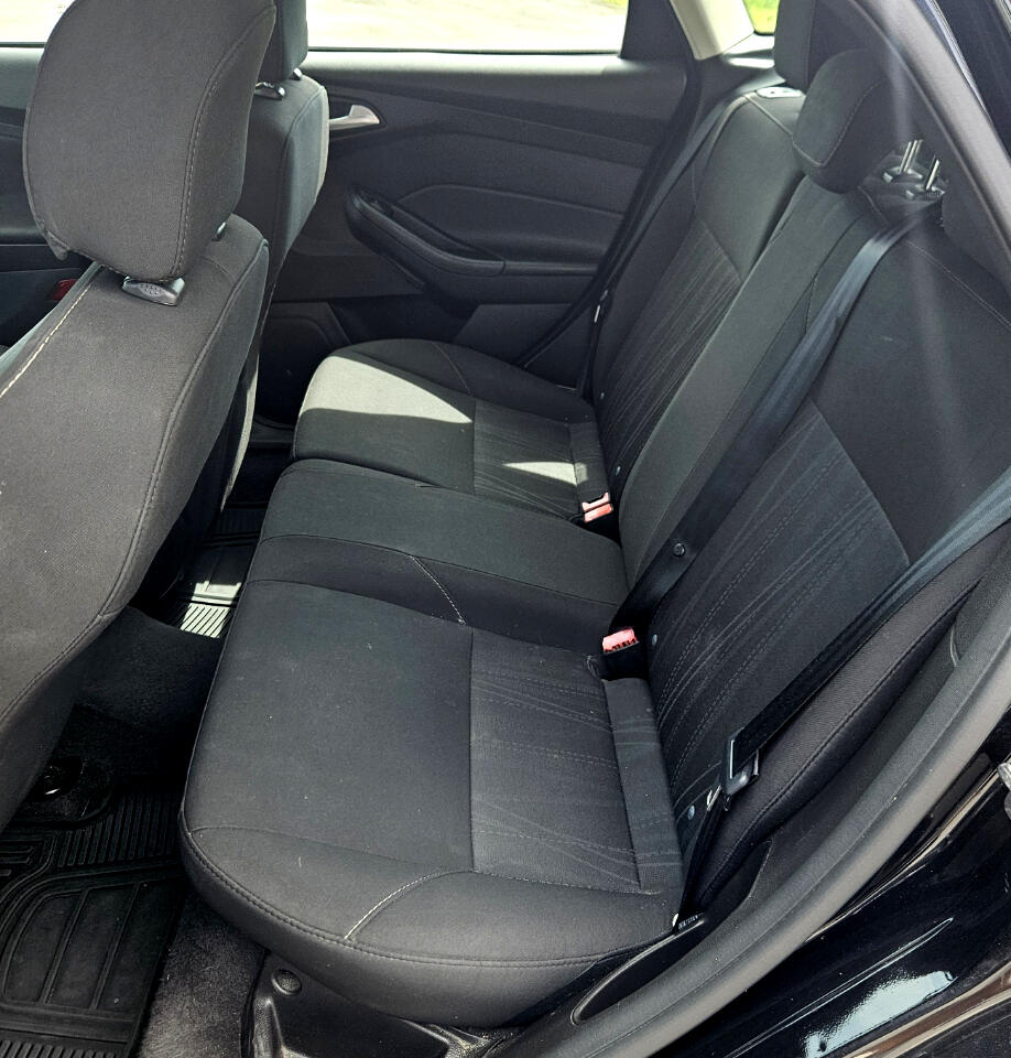 Ford Focus SEL Hatch 2017 Ford Focus SEL Hatch 2017