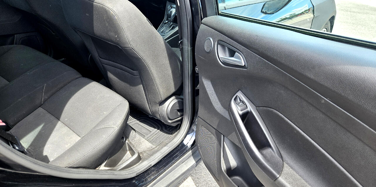 Ford Focus SEL Hatch 2017 Ford Focus SEL Hatch 2017