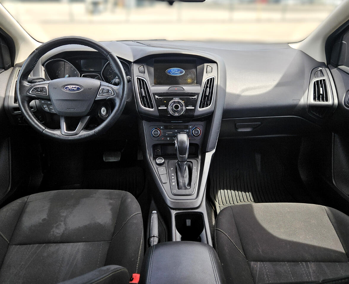 Ford Focus SEL Hatch 2017 Ford Focus SEL Hatch 2017