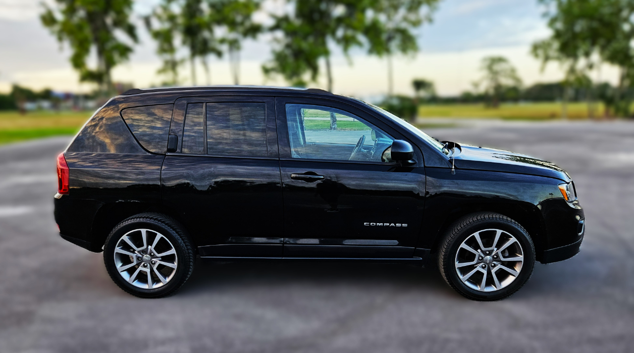 2016 Jeep Compass Sport photo 3