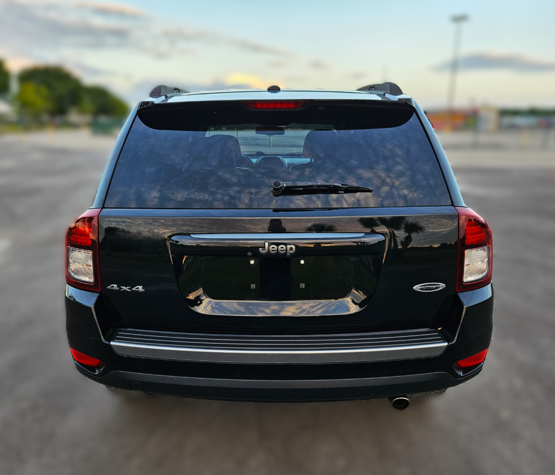 2016 Jeep Compass Sport photo 4