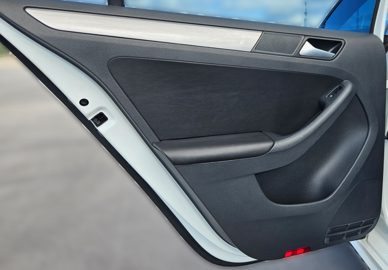 Volkswagen Jetta SE 5M 2016 Volkswagen Jetta SE 5M 2016