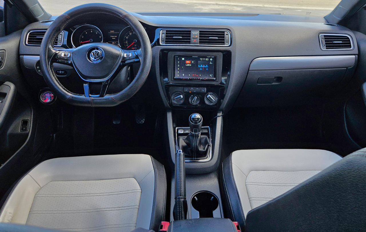 Volkswagen Jetta SE 5M 2016 Volkswagen Jetta SE 5M 2016