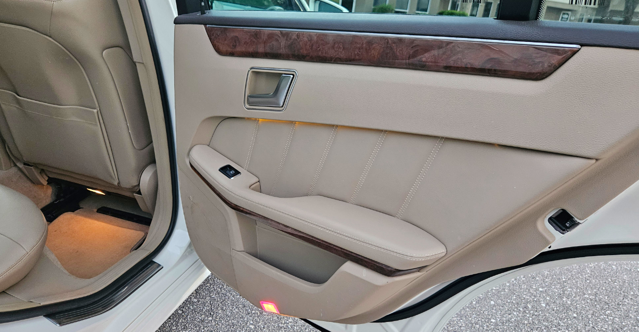 Mercedes-Benz E-Class E350 4MATIC Sedan 2012 Mercedes-Benz E-Class E350 4MATIC Sedan 2012