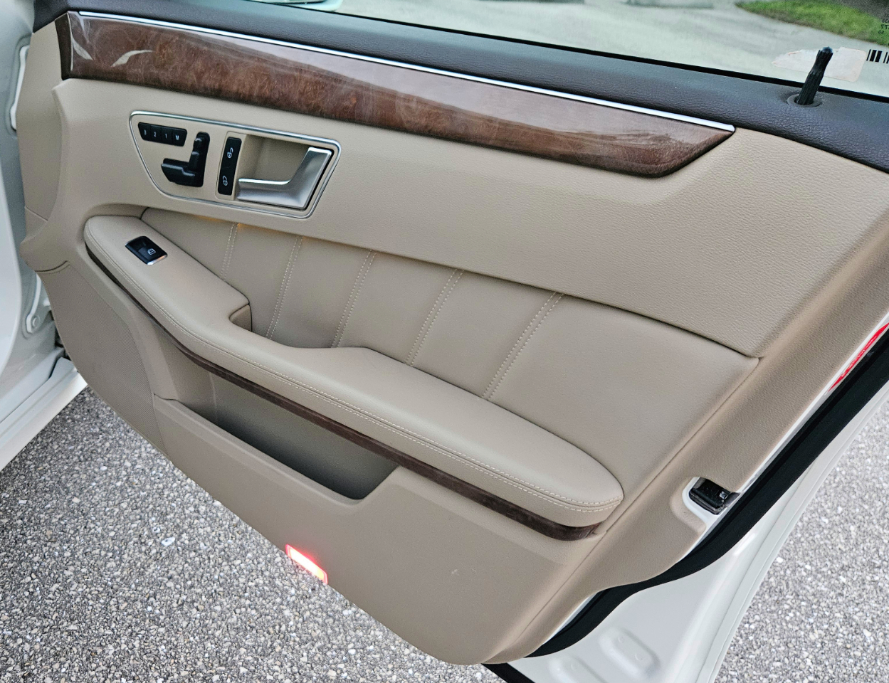 Mercedes-Benz E-Class E350 4MATIC Sedan 2012 Mercedes-Benz E-Class E350 4MATIC Sedan 2012