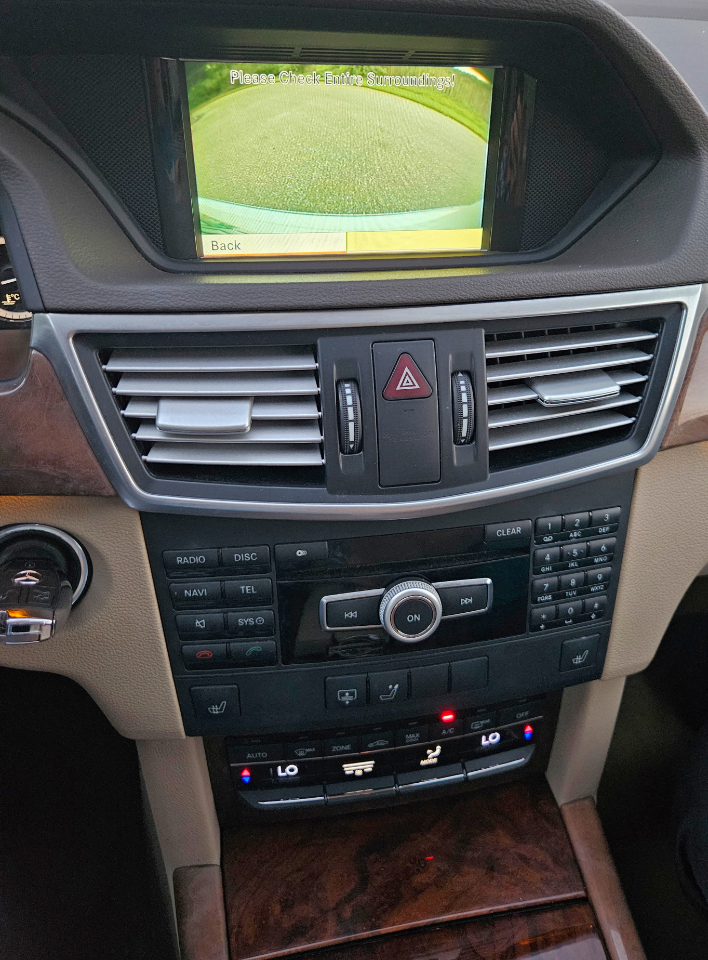 Mercedes-Benz E-Class E350 4MATIC Sedan 2012 Mercedes-Benz E-Class E350 4MATIC Sedan 2012