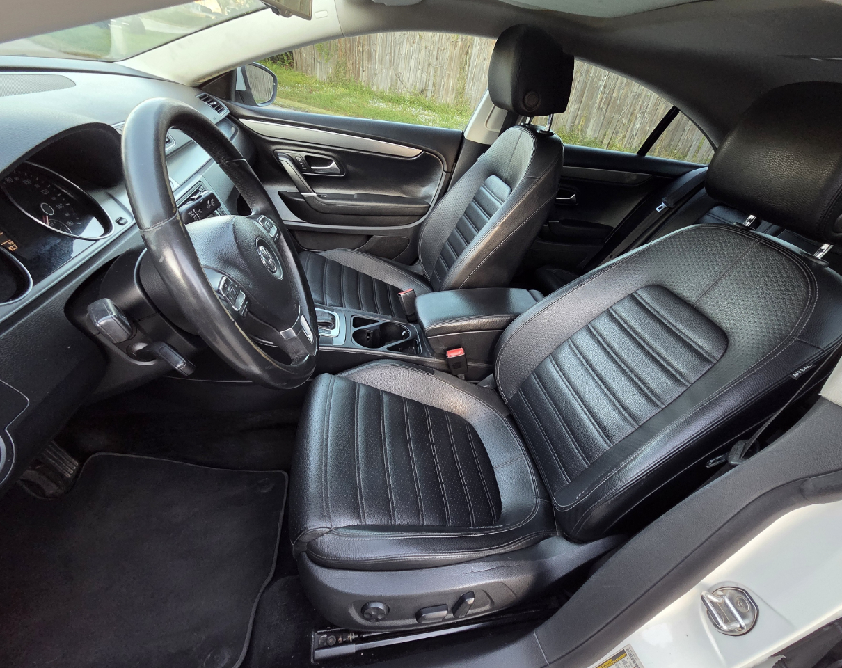 Volkswagen CC Lux PZEV 2013