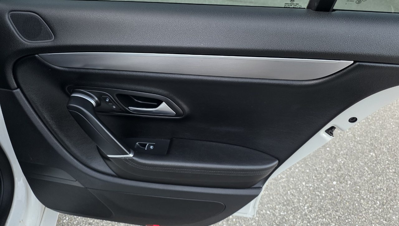 Volkswagen CC Lux PZEV 2013