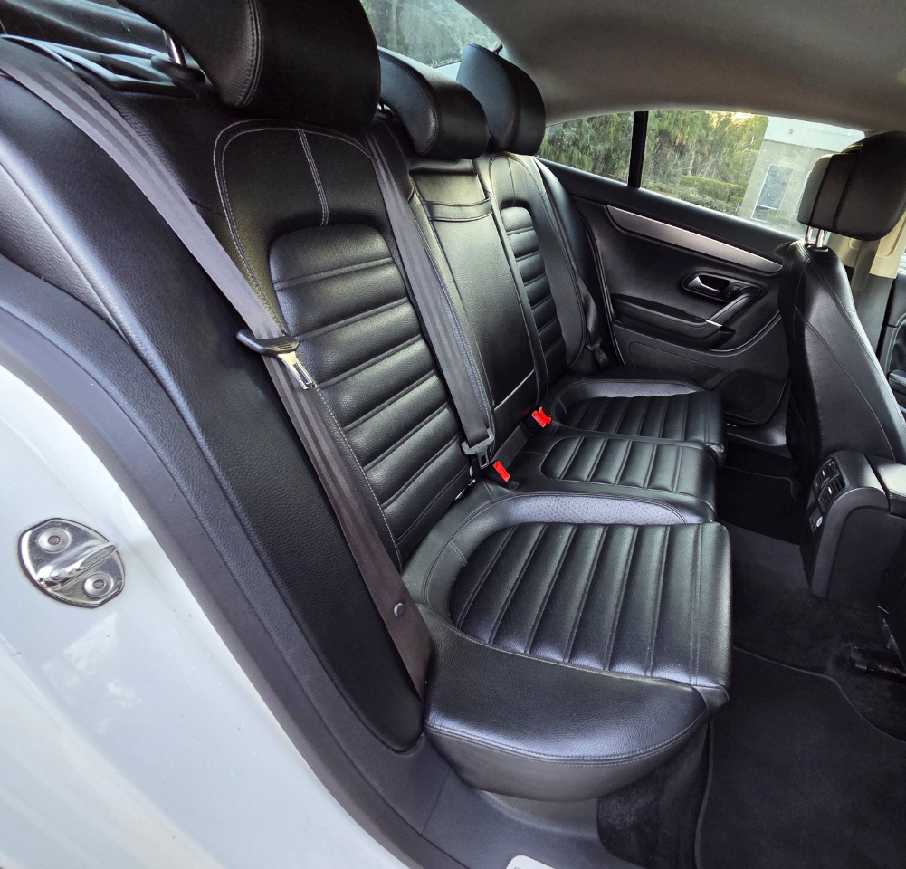 Volkswagen CC Lux PZEV 2013