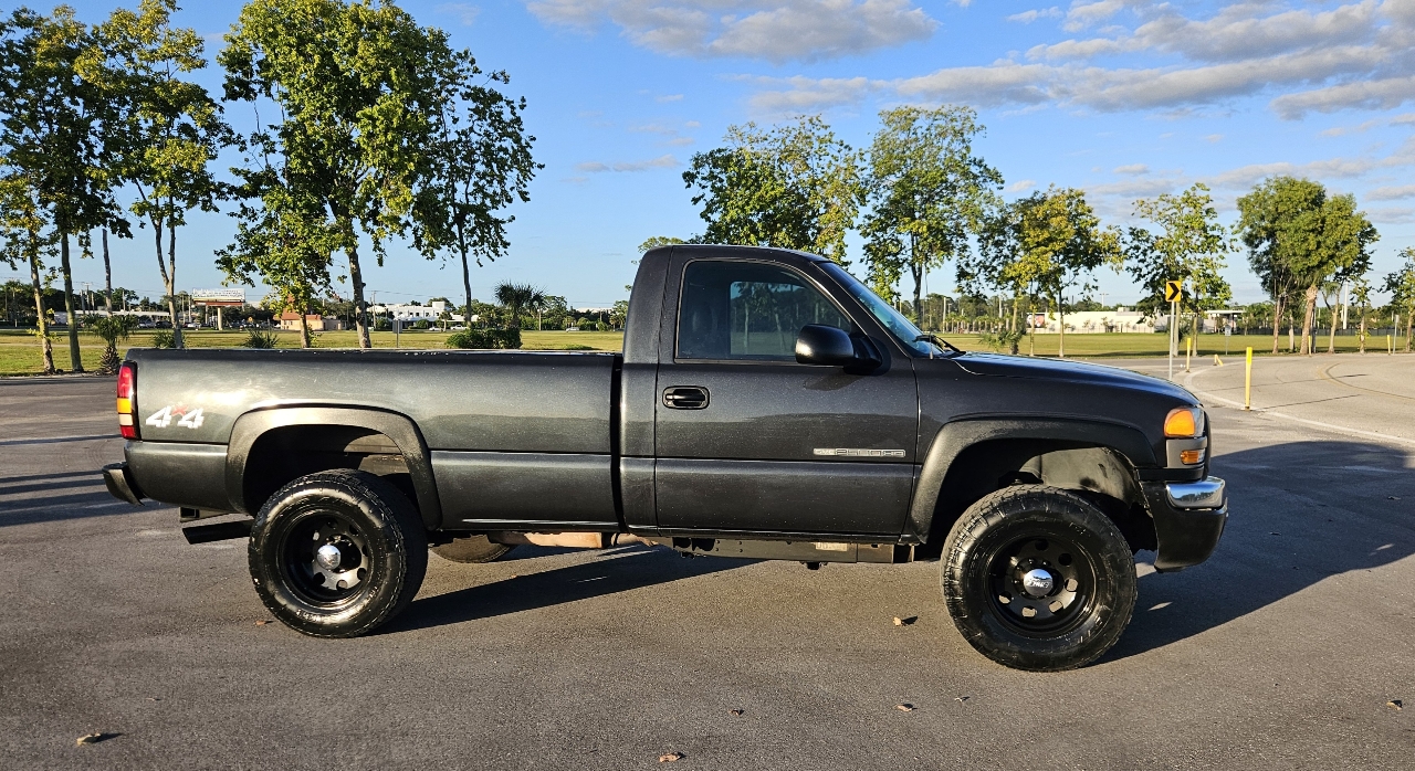 GMC Sierra 2500HD Work Truck 4WD 2004 GMC Sierra 2500HD Work Truck 4WD 2004