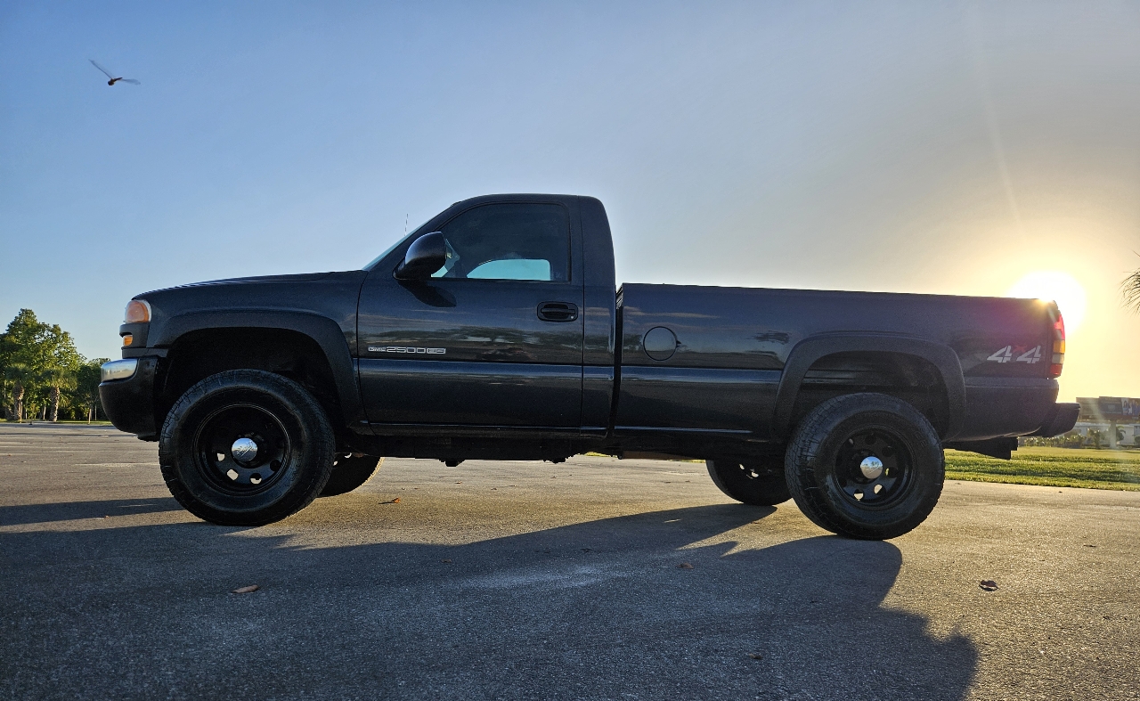 GMC Sierra 2500HD Work Truck 4WD 2004 GMC Sierra 2500HD Work Truck 4WD 2004